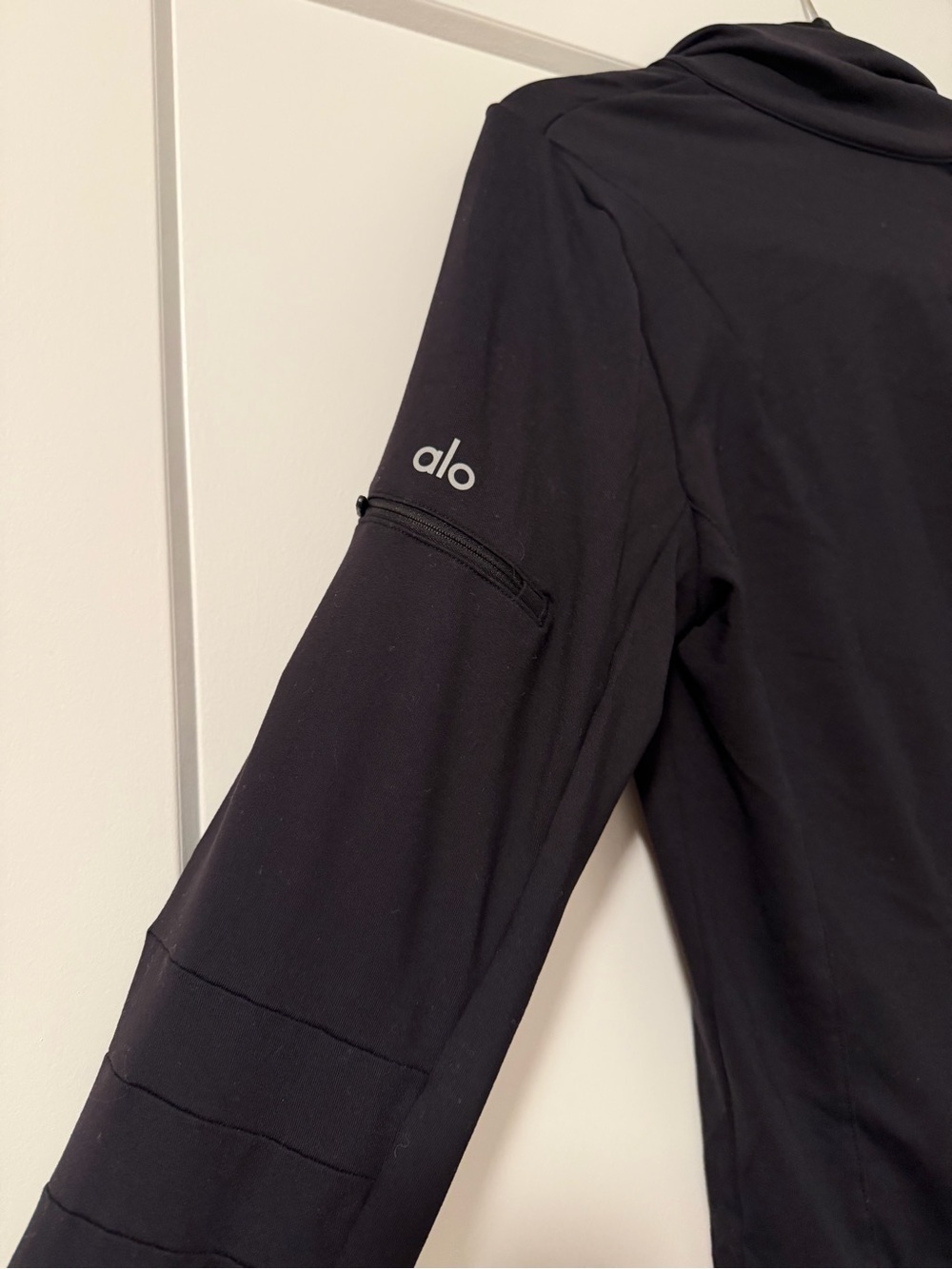 ALO Yoga Black Full-Zip Utility Jacket - Picture 3 of 3